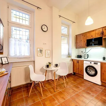 Figaro Flat - Ac, Netflix