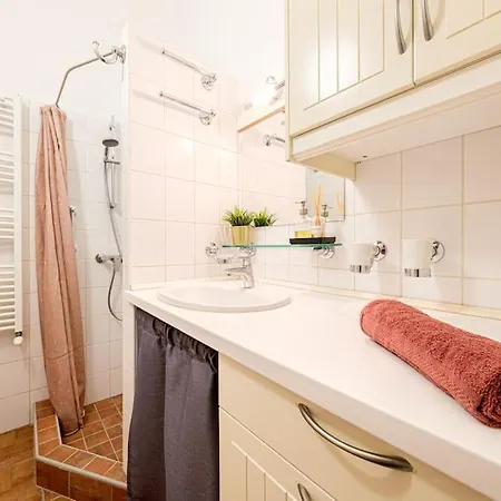 Figaro Flat - Ac, Netflix *