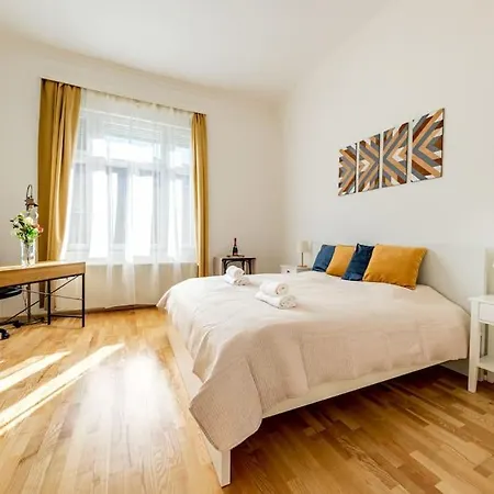 Figaro Flat - Ac, Netflix * Budapest