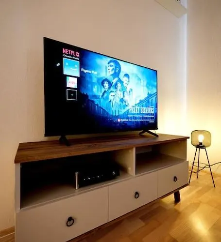 Figaro Flat - Ac, Netflix