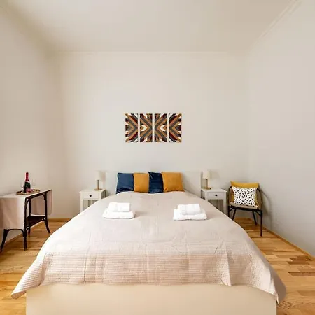 Figaro Flat - Ac, Netflix Budapest